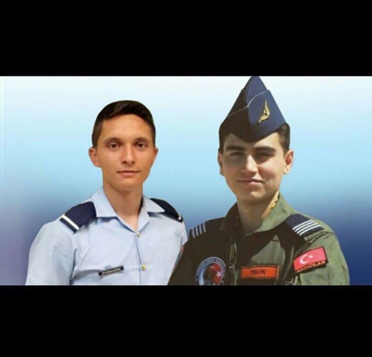 Kimisi 14 yaşında giymeye başlar bu üniformayı ,
Kimisi vatani görevini yapmak için giyer,
Söz konusu vatan olunca akan sular dururdu,şimdi bu çocukları ya aramızdan aldı ya da hapishanelerde müebbet hapis cezasına mahkum etti...
#ÖğrenciveErdenDarbeciOlmaz