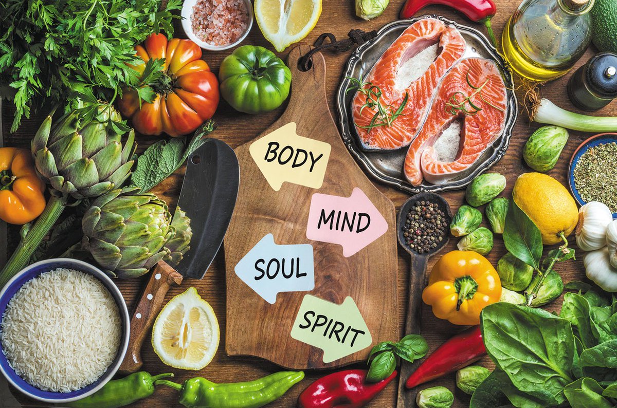 HarvardHealth's tweet image. Food and mood: Is there a connection between diet and depression? bit.ly/2LQIMT1 #HarvardHealth #depression #diets