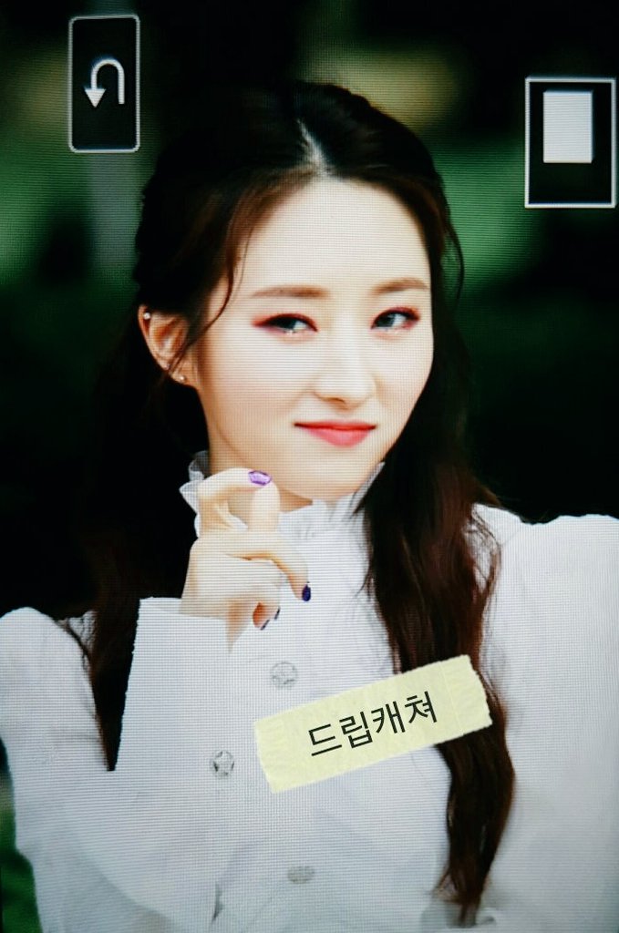 180605 더쇼 하이터치회 프리뷰

1. 아니 무슨 그런
다 잡아먹을 것 같은 표정으로...

2. 볼콕을 해요...

3. 귀엽기까지 해???ㅋㅋㅋ

#드림캐쳐 #수아 
#김보라 
#Dreamcatcher #SUA

<a href="/hf_dreamcatcher/">드림캐쳐 Dreamcatcher</a>