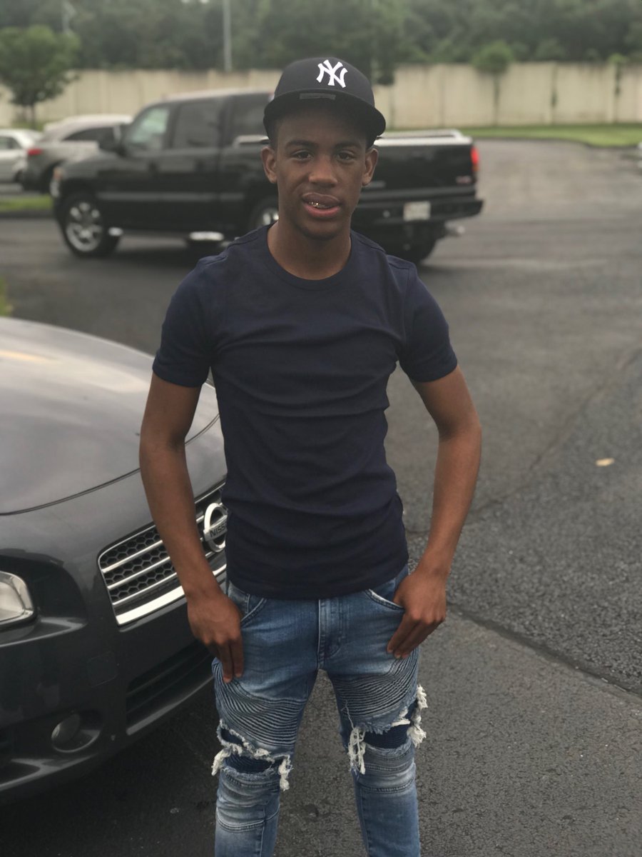 forevabackend1's tweet photo. Tell em they can step over it's my time I get what I want and I don't wait in line💯 #LLJefe💙 #103Foreva🖤 https://t.co/oOYm6xeDCQ