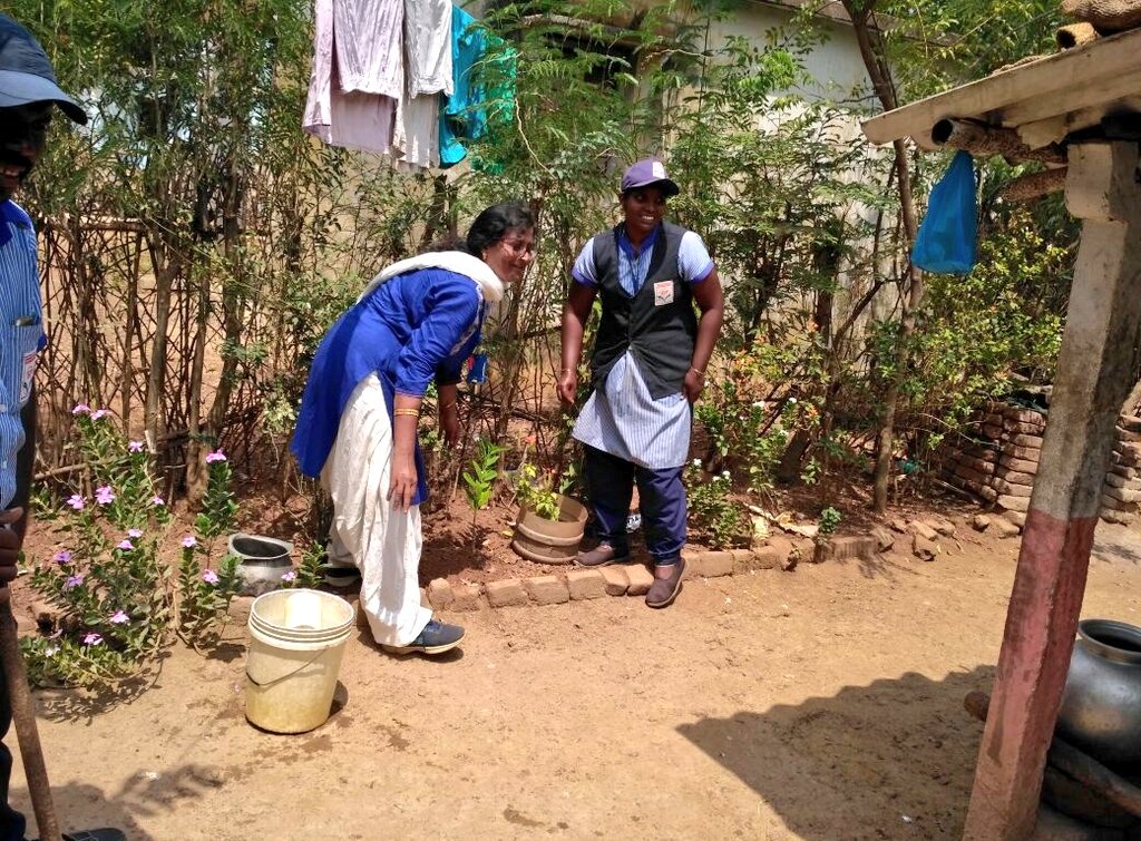 hpcl_nelloreRO's tweet photo. @HPCL #WorldEnvironmentDay Celebrations by Coco Gowravaram...Saplings were planted by FSM/ customers.Distributed and planted saplings at Colonies@ Gowravaram, Nellore Sales Area under Nellore Region , South Central Zone @AmmuSunder @TCHANDRAKANTH6 @pavankvhpcl @Satyachappa https://t.co/pao0SamWfb