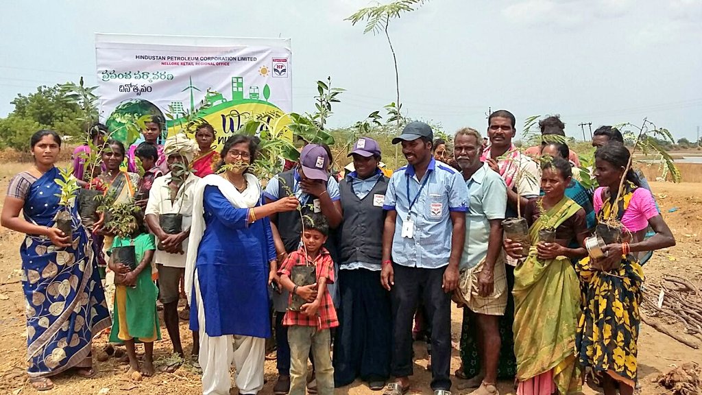 hpcl_nelloreRO's tweet photo. @HPCL #WorldEnvironmentDay Celebrations by Coco Gowravaram...Saplings were planted by FSM/ customers.Distributed and planted saplings at Colonies@ Gowravaram, Nellore Sales Area under Nellore Region , South Central Zone @AmmuSunder @TCHANDRAKANTH6 @pavankvhpcl @Satyachappa https://t.co/pao0SamWfb