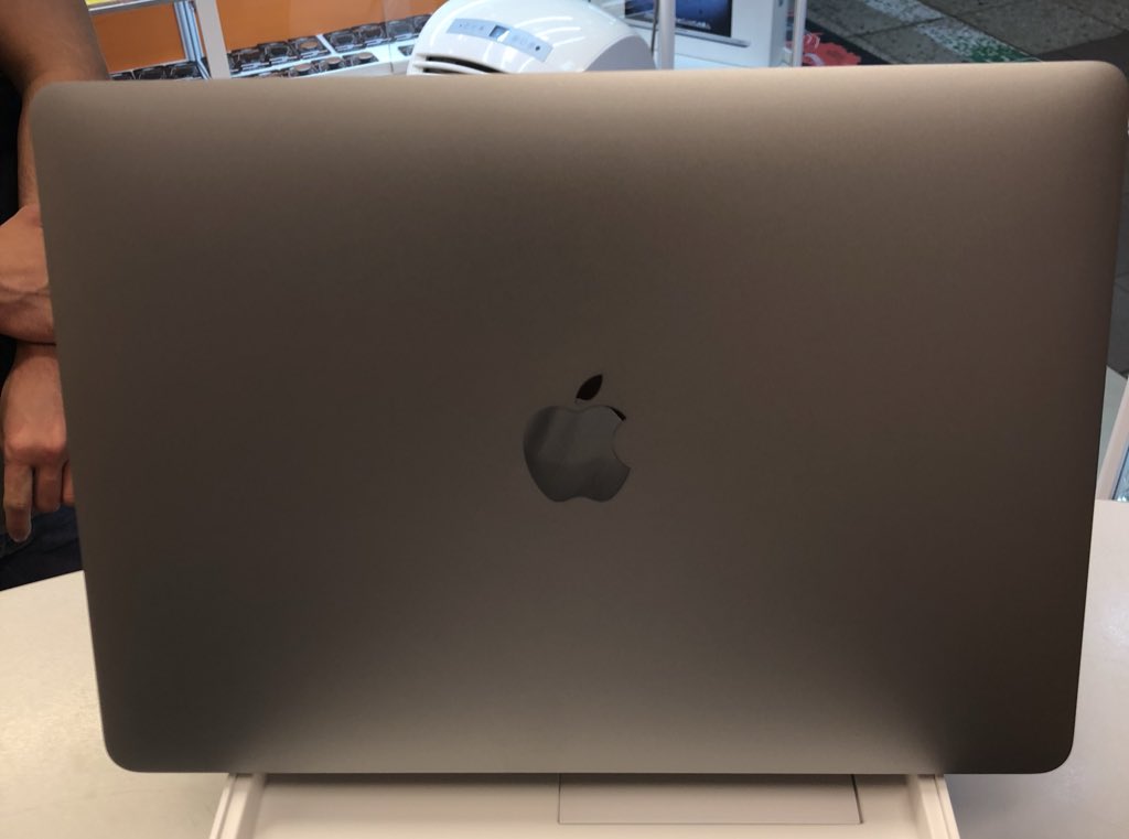 Appmistore's tweet image. Младший в линейке ноутбуков от Apple по лучшей цене на @appmistore 
MPXQ2 - 77500₽ РСТ 
#iphone8plus #applewatch #iphonex #iphone #iphone7 #iphone8 #apple #macbook #macbookpro #macbookair #ipad #ipadpro #moscow #sale #гарантия #качество #appmistore