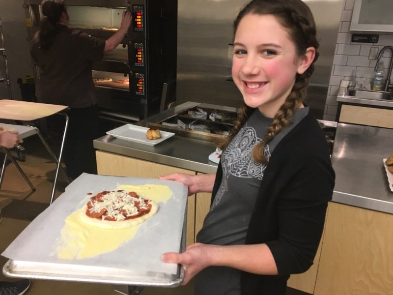 TeachKitchenSTL's tweet photo. Our June Baking Camp may be sold out, but we still have room in July. Our Sweet Treats and Let's Eat Series are always popular, so get your kids in the kitchen before it's too late! https://t.co/0WIFIkhcKX https://t.co/bV7ka0mfYG