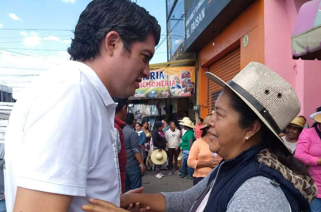 pepeozuna's tweet photo. Tuve oportunidad de estar en el Cerrillo Vista Hermosa y presentar mis propuestas, gracias a los vecinos por regalarme unos minutos y compartir comentarios https://t.co/N9D7NbLPDG