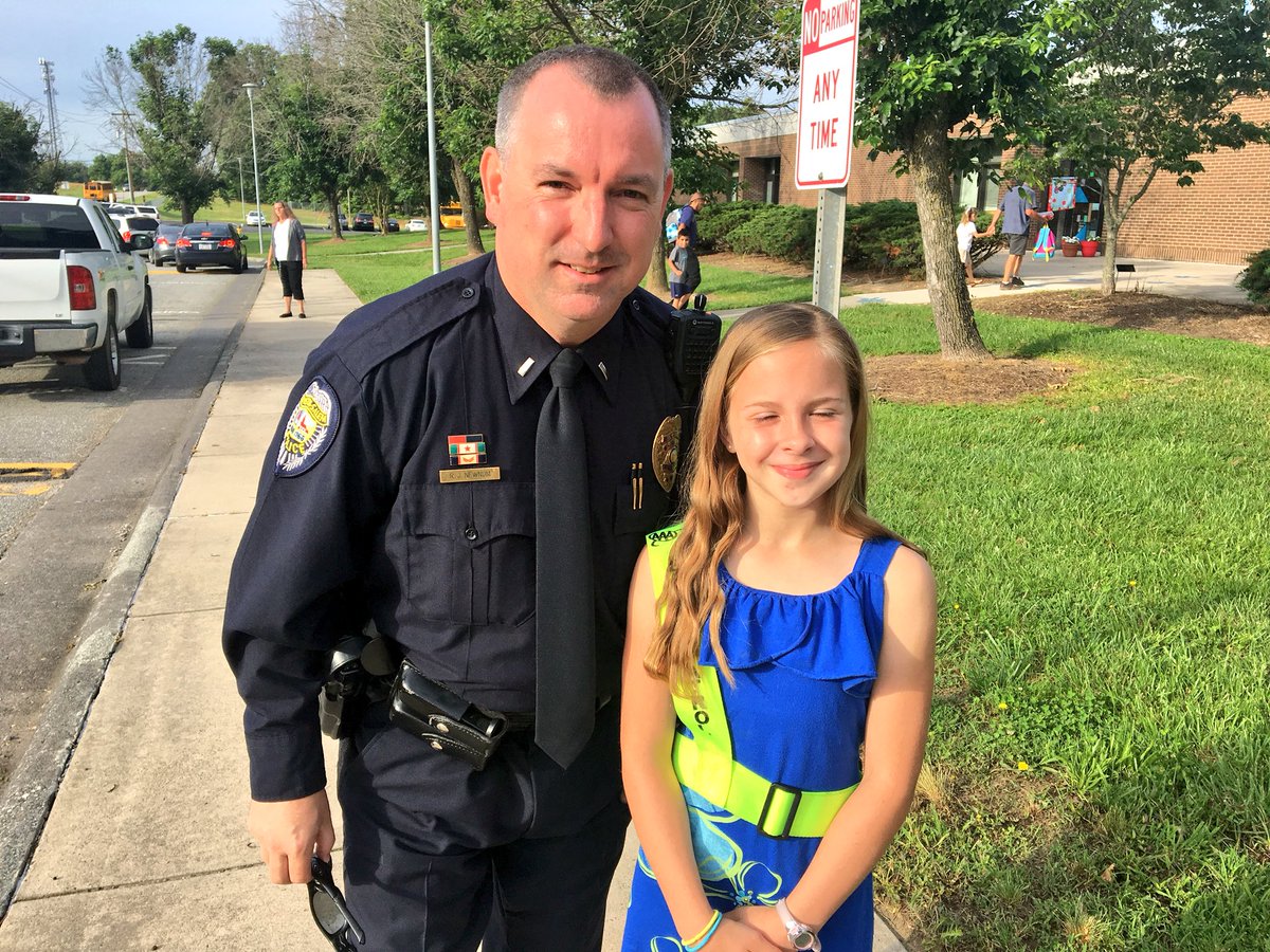 cityofwspolice's tweet photo. Safety Patrol Celebration Union Cross Elementary. These 5th grade students are leaders and mentors even now!  Thank you Safety Patrol volunteers, administrators, and teachers for having Lt. Newnum as the guest speaker. #policews 150 https://t.co/q16RveB8AX