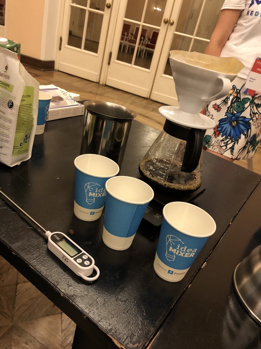arturjaworski's tweet image. Making coffee tutorial on #mceconf #MCE2018 #redefiningtech