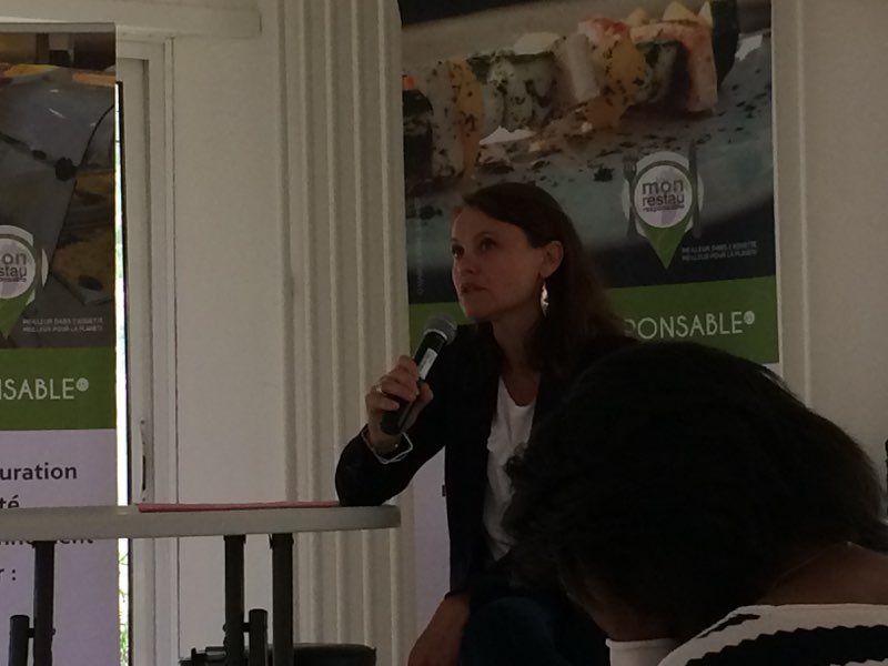BenoitPILET's tweet photo. Signature de 10 engagements #EPARC et @FondationNH @RESTAU_CO #MonRestauResponsable pour valoriser nos #producteurs #locaux #AntiGaspi avec la Présidente @AudreyPulvar . Engagements #responsables #sociaux #plaisirde manger #EcoGestes https://t.co/qhJxM0bfqJ