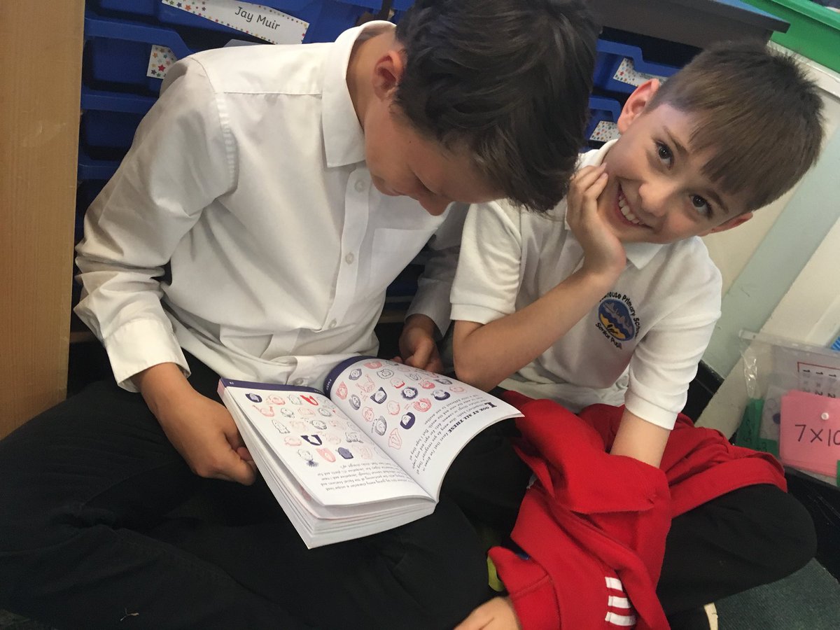 MissMalyon's tweet photo. Pair reading is fun because you get to learn about stuff you hadn’t learned about in school. #pairedreading #primaryliteracy @Miss_Teven https://t.co/lHAgwQLvnQ