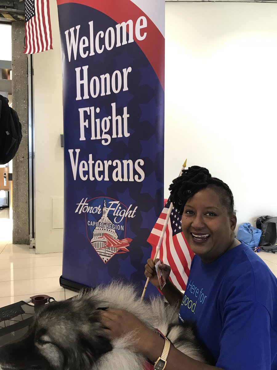 PeratonCorp's tweet photo. The Peraton team is in action at #DCA welcoming more WWII #veterans! 🇺🇸 https://t.co/E1rsYepJAq