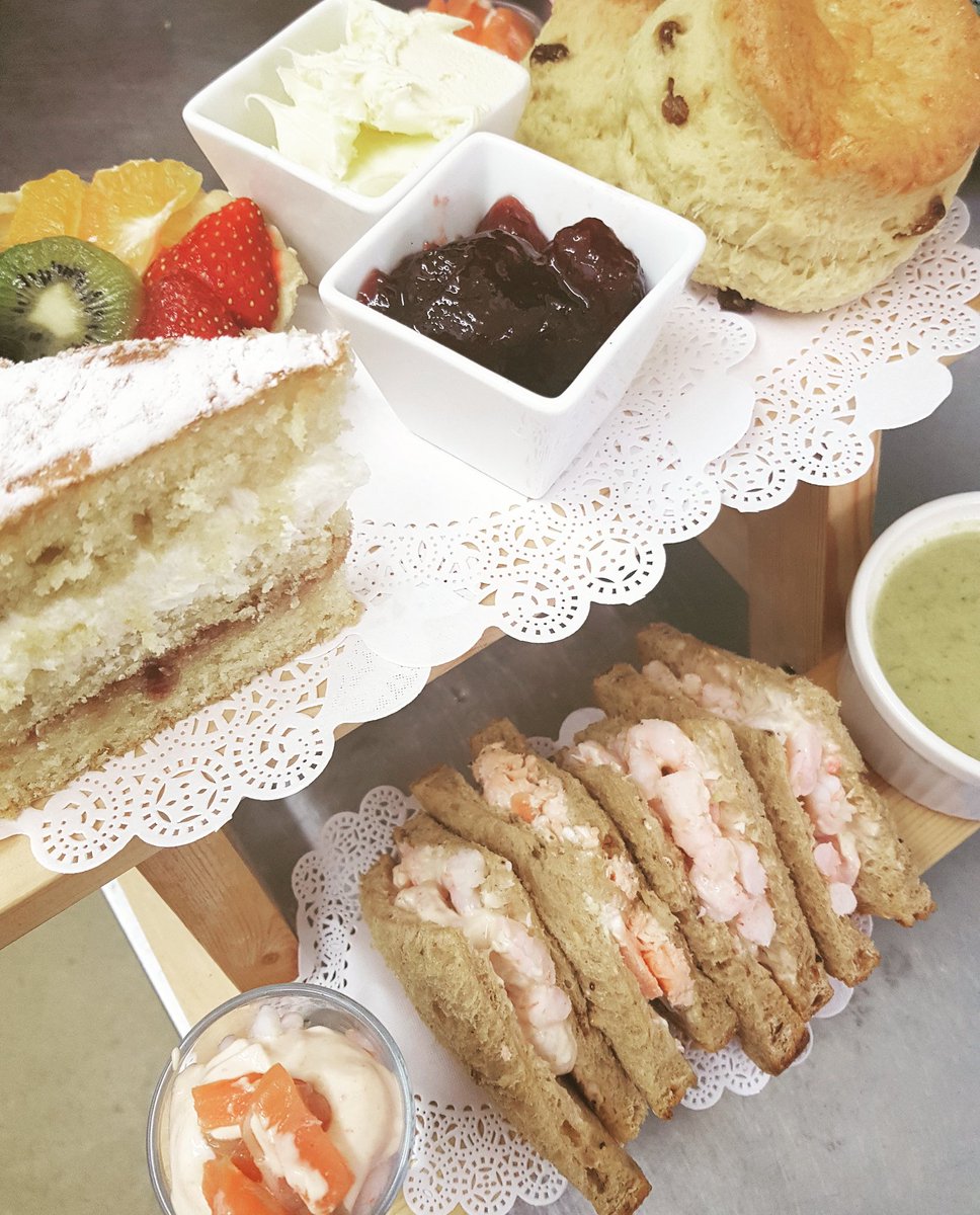 Bijouoflytham's tweet photo. New Afternoon Tea options.... Deluxe Seafood Picnic Table or our lighter Afternoon Tea option #seafood #lanigans #afternoontea https://t.co/2ohWXsokXj