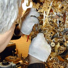 FatherTimeIL's tweet image. Restoration is typically a long, careful process that varies from watch to watch. You can read more about the process here: ow.ly/h9GU30kgcUp #fathertimeantiques #watches #antiques #chicago #restoration