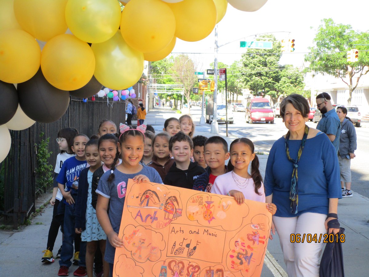 PS91Q's tweet photo. PS 91 Walk-a-thon to support music and arts programs. #91huskies #ps91q #pack91 https://t.co/1nyAfplCQM