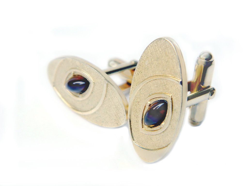 JewelryQuest's tweet photo. Ralph Lauren Horse Eye Polo Cufflinks 10K Gold With Brown Smoky Quartz https://t.co/9z4iCpzqw8   #FathersDay #fathersdaygifts #SterlingSilver #doglovers #vintagefashion #GQ #Mensfashion #etsylove #shopetsy #gotvintage #giftsfordad #giftsforhim https://t.co/iPV6Wocv7s