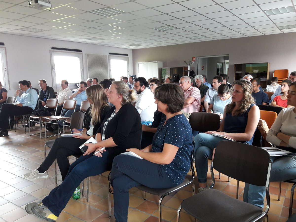els_pauwels's tweet image. Veel volk op de Assemblée Générale in Lorgies bij Pôle Légumes. Straks stellen we #Bio4safe voor. #Interreg2Seas #pcsierteelt