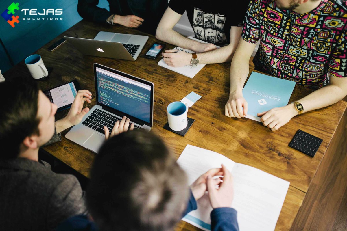 Class website. Class website. Class website. В классе. Дизайнер разработчик.