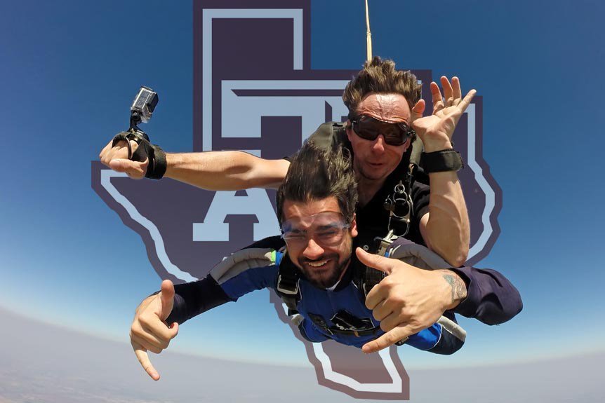 SkydivingCom's tweet photo. Texas A&amp;M Student Skydiving https://t.co/7nWyCp5VnZ https://t.co/ugRuzguNKb