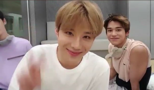 SSaPonN's tweet image. 😈😈แขนจะใหญ่ไปล่ะน่ะลูคัส55555
#nct #ลูคัส