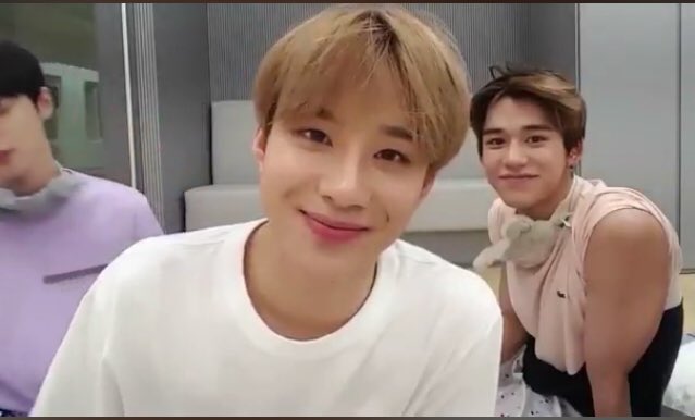 SSaPonN's tweet image. 😈😈แขนจะใหญ่ไปล่ะน่ะลูคัส55555
#nct #ลูคัส