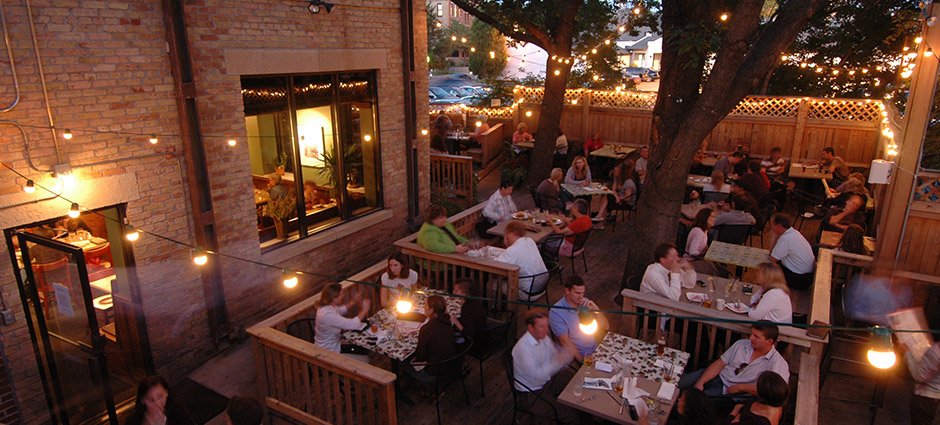 SaintPaul's tweet image. Warm weather doesn't last forever in Minnesota. That's why we're spending all of our time soaking it up on these Saint Paul patios this summer ☀️→ ow.ly/rhpY30klCnq