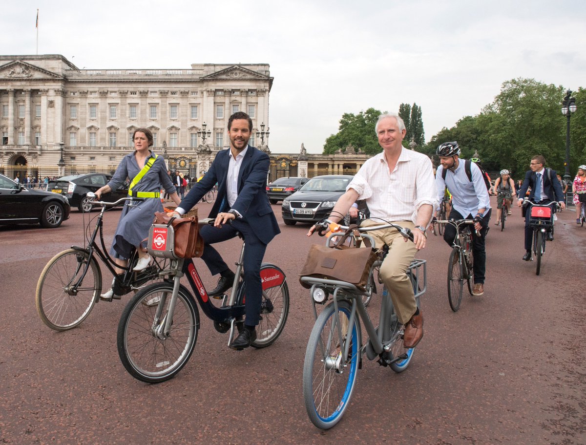 WeAreCyclingUK's tweet photo. Support the start of National Bike Week (9-17 June 2018) and take part in our thunderclap! #BikeWeekUK

https://t.co/Bp6kFAkZVR https://t.co/uxMD3t7C8s