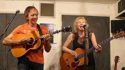 HyldaSims's tweet photo. June 22nd 8pm: music from Dave Ellis &amp; Boo Howard; poetry from Viv Fogel and Rye Poets; voices from the floor; £8/£6 https://t.co/MaBEv5j415 https://t.co/K43O1qNoIj