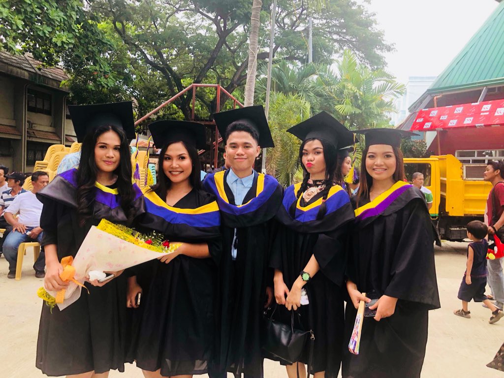 wesguardd's tweet photo. 👨🏻‍🎓🎓 https://t.co/P0zu8JwgHi