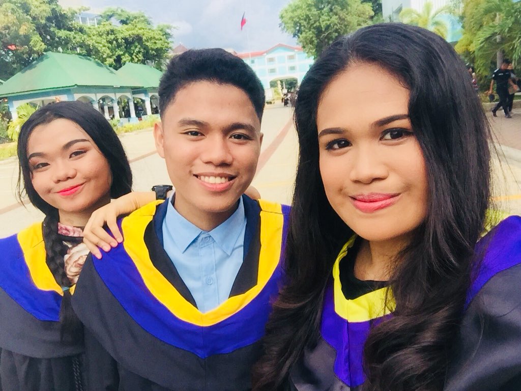 wesguardd's tweet photo. 👨🏻‍🎓🎓 https://t.co/P0zu8JwgHi
