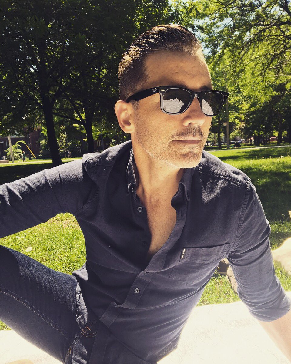 RoyalWood's tweet photo. Saturday... in the park... I think it was the 4th of July. No wait. It was the 2nd of June. πΈmy @alison_wald β€οΈ#homefromtour #bestweekends #worththewait https://t.co/i6L4WQTrZI