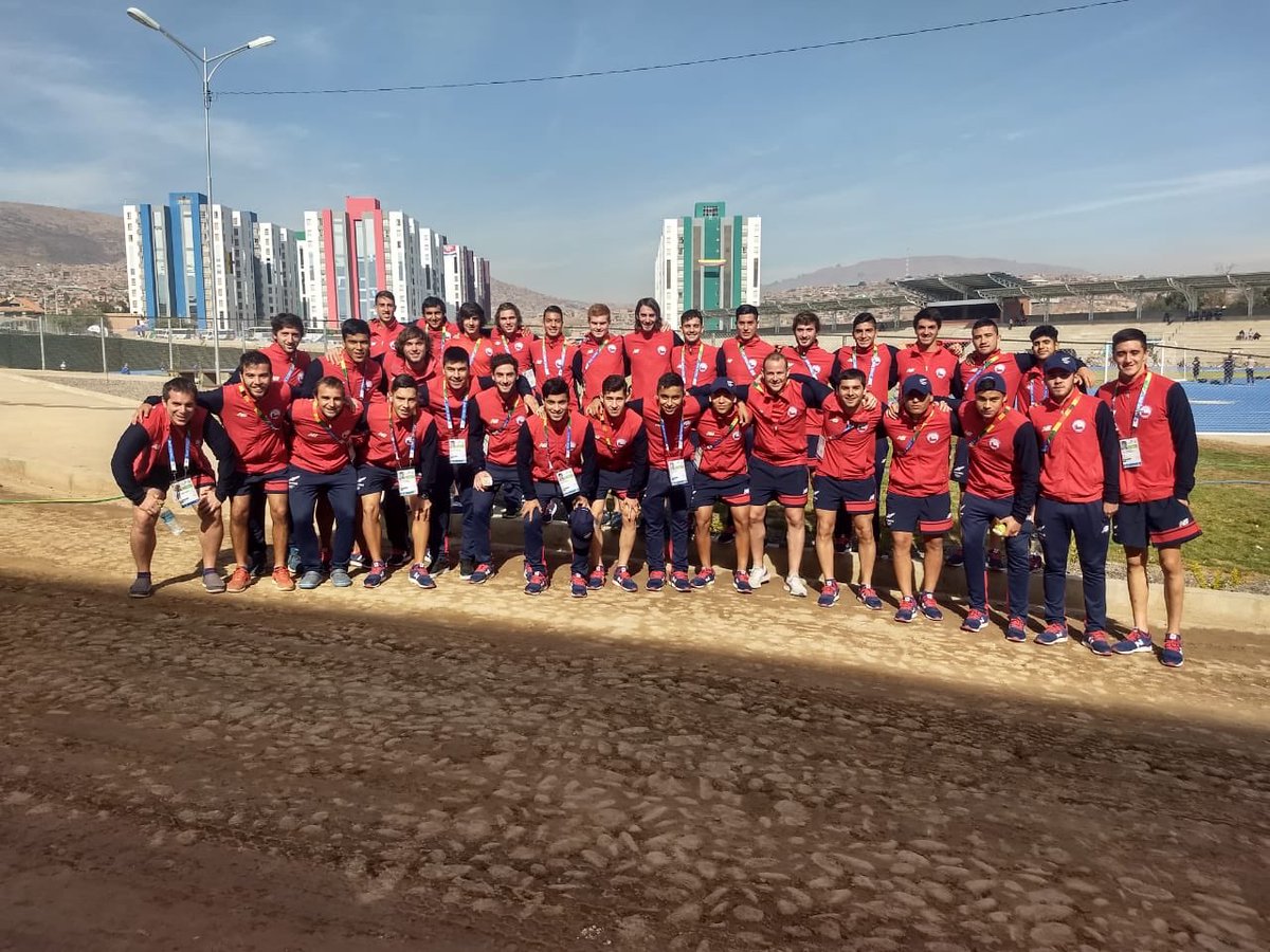 ¡Gracias por las buenas vibras, cabros!

Hoy nos jugamos el Oro suramericano y nuestros compañeros de <a href="/ChileHockeyV/">Chile Hockey Varones</a> 🏒 nos entregaron todo su apoyo esta mañana.

¡Vamos con todo, #LaRojaSub20 🇨🇱⚽️!
