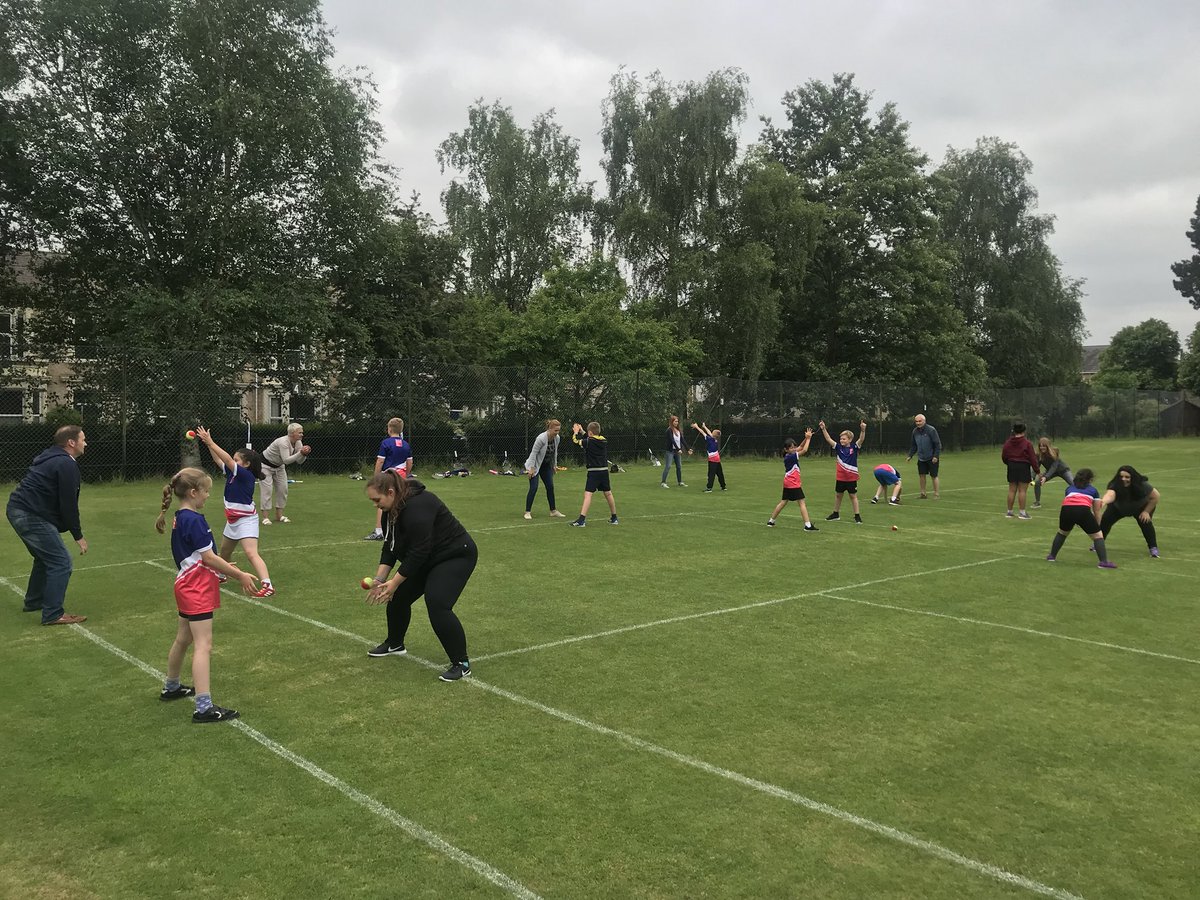 jwtennis1's tweet photo. First week of #TennisForKids @TennisElms 20 new under 11 players and parents all keen for court time and membership deals!!! https://t.co/GQs8zmbZdM