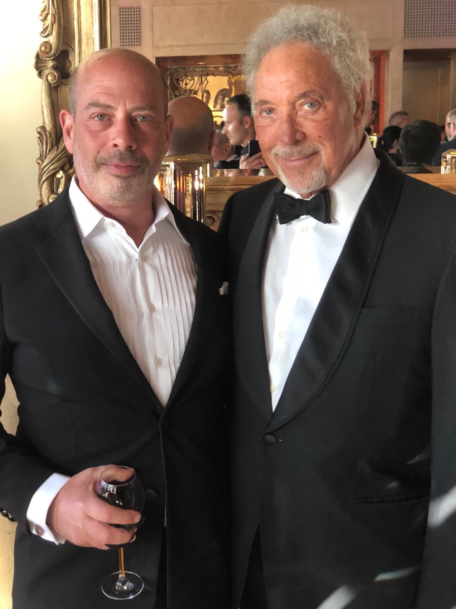 A huge congratulations to our team &amp; <a href="/VANFaceTheWorld/">Face The World</a> for another beautiful event. Find out more about the work they do to assist our city’s most vulnerable at facetheworldfoundation.com #gothamgives