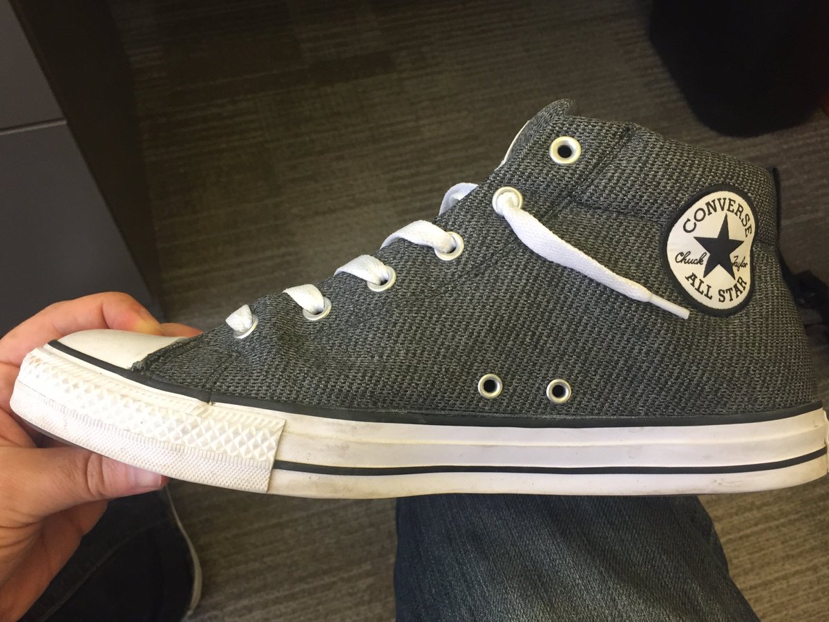 JeffLessman's tweet photo. @Converse I bought these shoes 2 weeks ago and the sole is falling off! https://t.co/tm6tkMZRVH