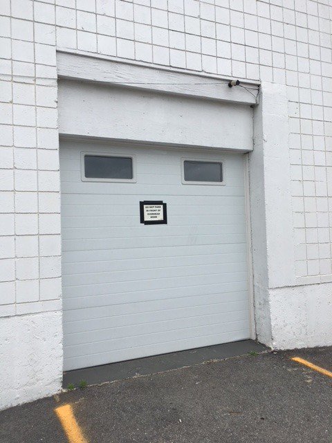 MiniStorageCent's tweet photo. Check out this huge storage unit available today! Its approx 27' x 14' with drive up access and plenty of room for whatever you are looking to store. Call us today! https://t.co/uFuZ6AWLx6 https://t.co/0wLB08jbkj