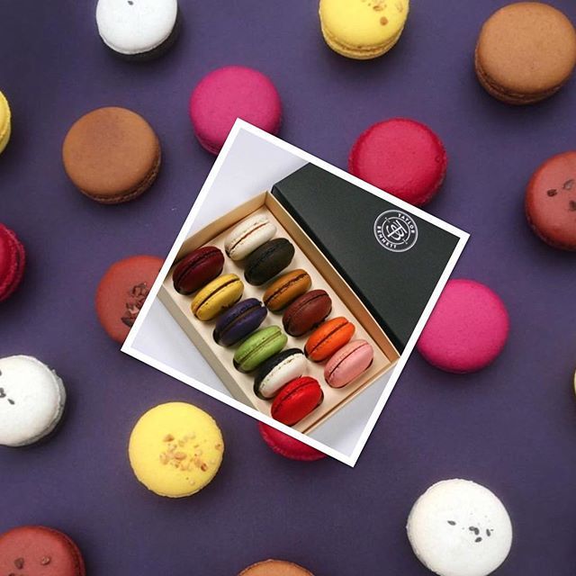 TB_artisan's tweet photo. T+B box of 12 macarons

#macarons https://t.co/9tViL30LhK https://t.co/6RS6Mtw76S