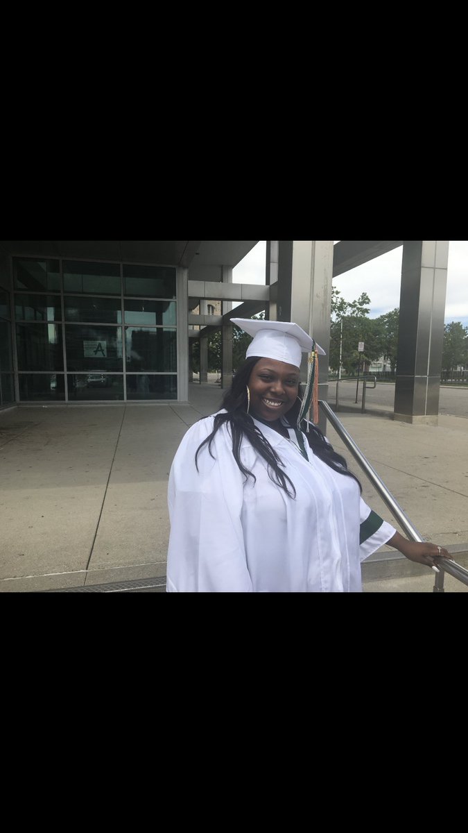 chrissytroi's tweet photo. #ctgrad 18β alumna π #casstech #2k18Graduate I DID IT! https://t.co/PvOvAaie45