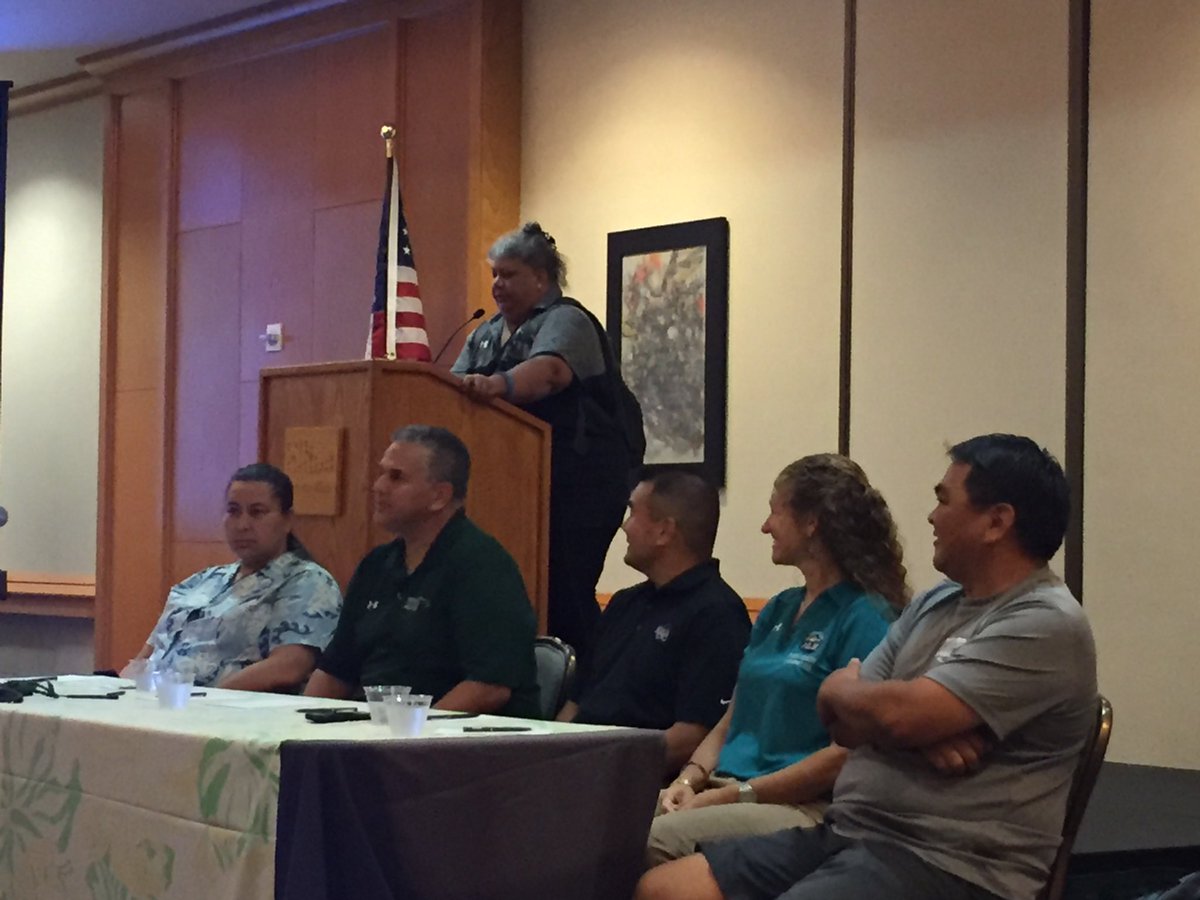 HHSAA_SAC's tweet photo. Athletic director question and answer panel during the 2018 Student Leadership Summit. #HHSAASLS18 https://t.co/feKWVFXWhP