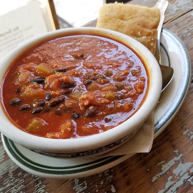 CiaoForNowNYC's tweet photo. Turkey soup(GF) tonight! Also serving Gazpacho(GF,V) and Very Veggie(GF,V.) Take a container to go or sit and enjoy the soup with good company. Hope you will join us for tonight from 5-10pm.

#soupoftheday  #familyowned #thelodown #eastvillagegrieve #evg… https://t.co/uYknIaHfOH https://t.co/z2ck1iByI9