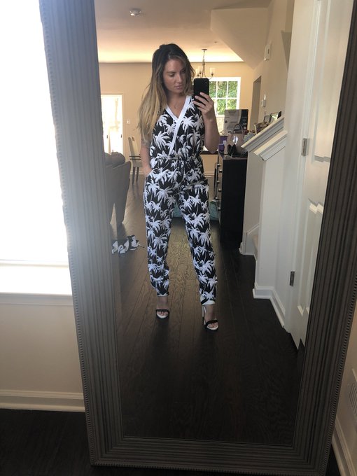 #teaganpresley #OOTD #heels https://t.co/v1YPjtXHJK<a href="/tag/teaganpresley"class="tags">#teaganpresley</a><a href="/tag/ootd"class="tags">#OOTD</a><a href="/tag/heels"class="tags">#heels</a>
