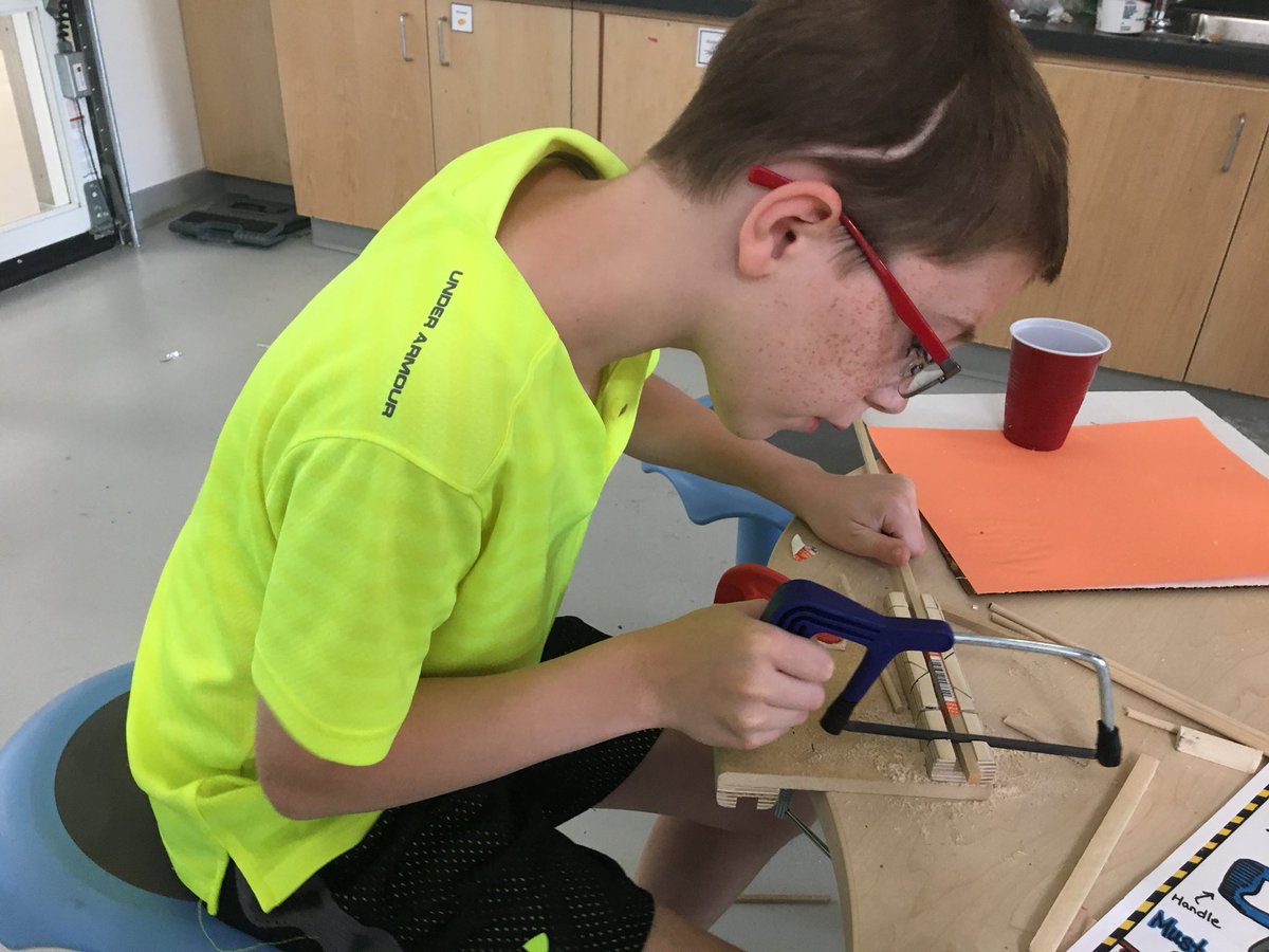 DscAPSArt's tweet photo. LET THE MAKING BEGIN! @DscAPSG5 @VSamerica @dmiris2 #designchallenge2018 @DiscoveryAPS @vmdoarchitects @APSArts https://t.co/MqiVhi3iTT