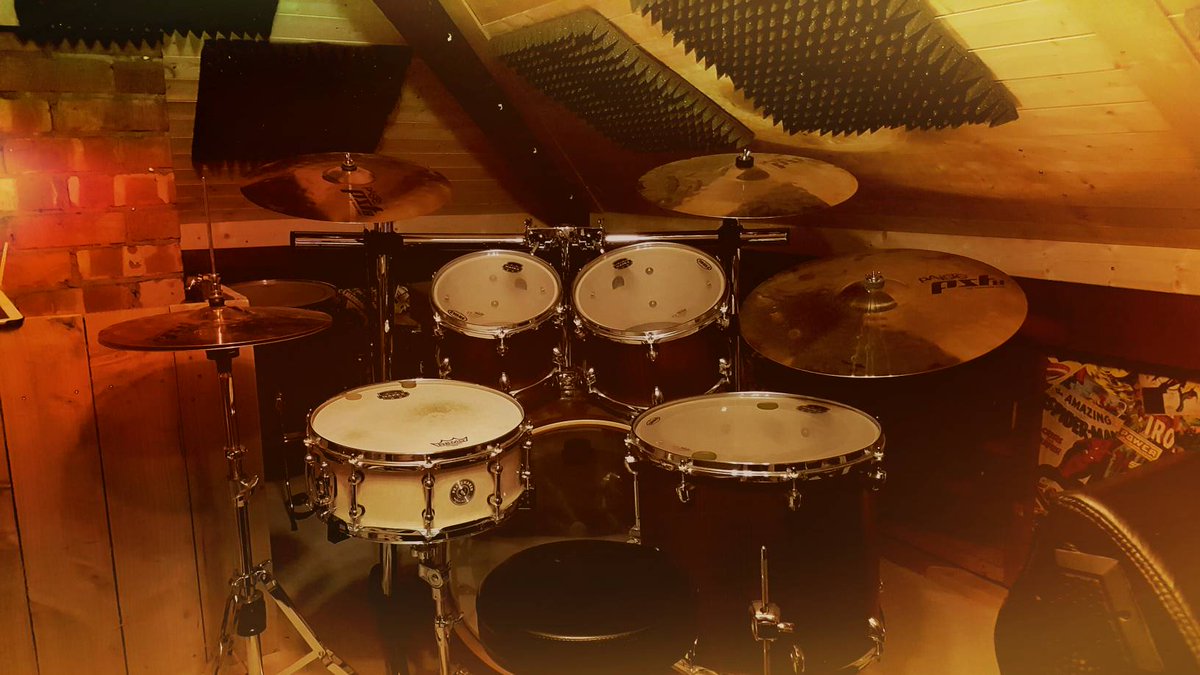 🥁On thee ode tin pots at home tonight practicing for the next recording at #UTCstudio.🥁

🎶Dont forget keep an ear out for our latest release 🎶#ImAlright🎶

#Riviera