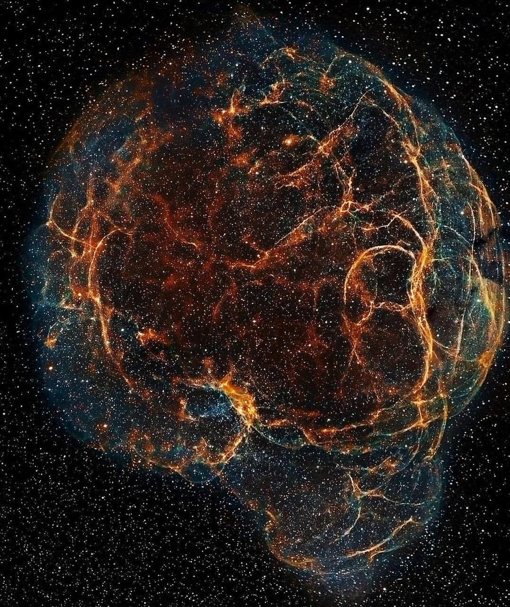 DoctorViiky's tweet image. Space is, where I should be right now.