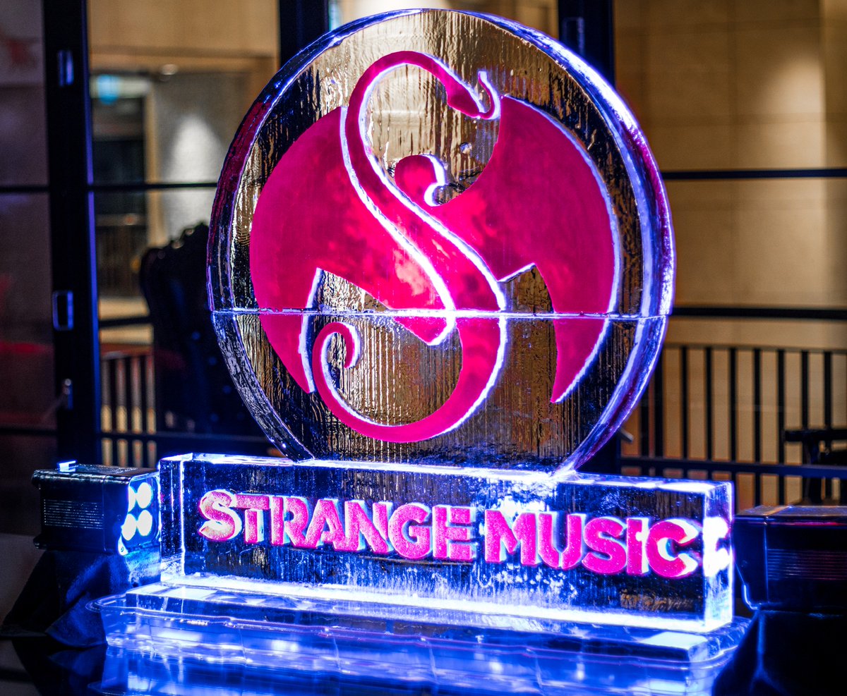 StrangeMusicHW's tweet photo. We love a good ice sculpture! A #StrangeMusic ice sculpture made an appearance at @TechN9ne's #Planet album release (2/23/18) and a #StrangeMain one at @MackenzieNicole 's debut album release of #TheEdge (4/6/18)! https://t.co/6YvogDldU6