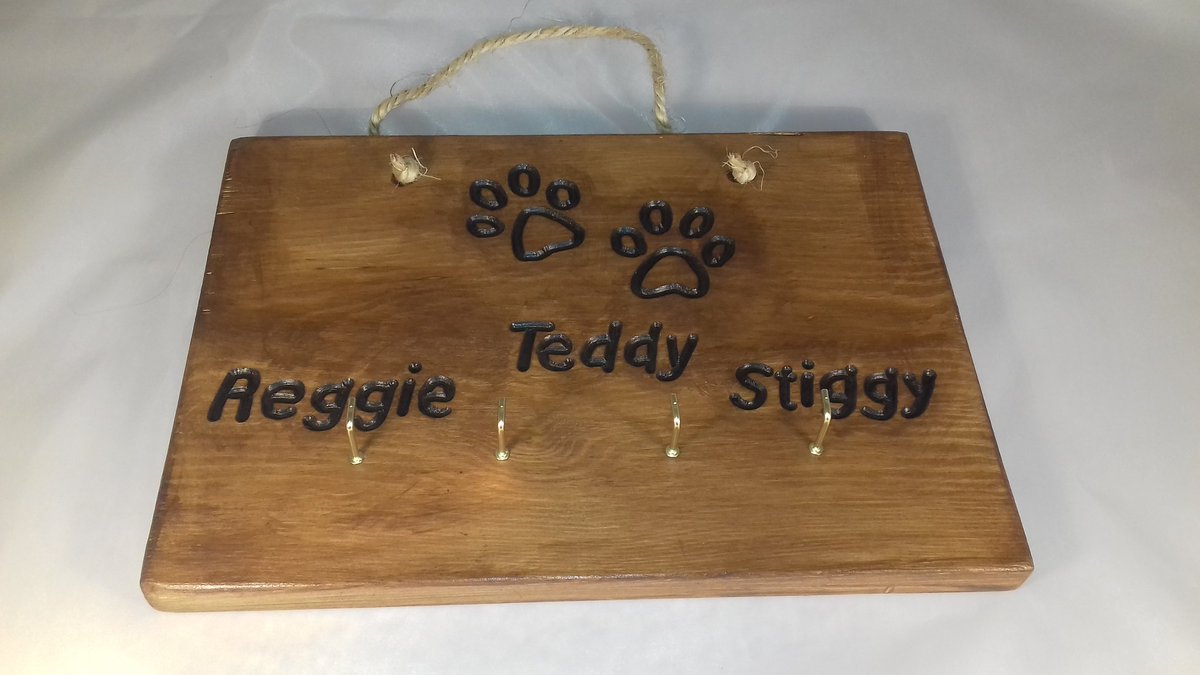 LmpCreations's tweet photo. The completed product. #handmade #dog lead holder https://t.co/uxhsBaBS65