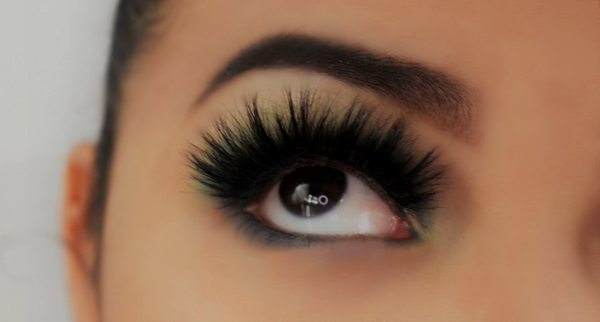 evylashandco's tweet photo. Here to slay! Introducing Our beautiful caballo lashes in the style “Art deco” 🌟🌟🌟🌟
.
.
.
#COMINGSOON #evylash #YouMakeBeautiful #Furlashes https://t.co/Vtict0GDJe