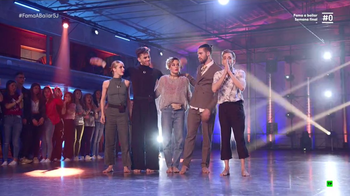 FAMAabailarCero's tweet photo. 👏🏽👏🏽👏🏽 @Wondy_FAB18 y @Adrian_FAB18 están a salvo de las nominaciones de #FamaABailar5J ¡Enhorabuena! 😍 https://t.co/VPSNDlFGOw