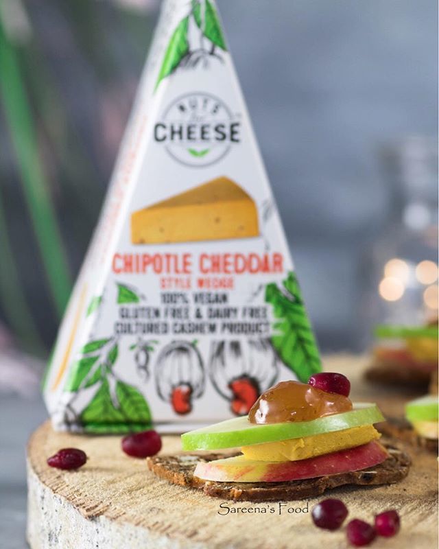 Effortlessly gourmet! Check out this spectacularly simple summer snack stack (say that 5x fast) by plant based gourmand @sareenasfood! ift.tt/2sEoAfd