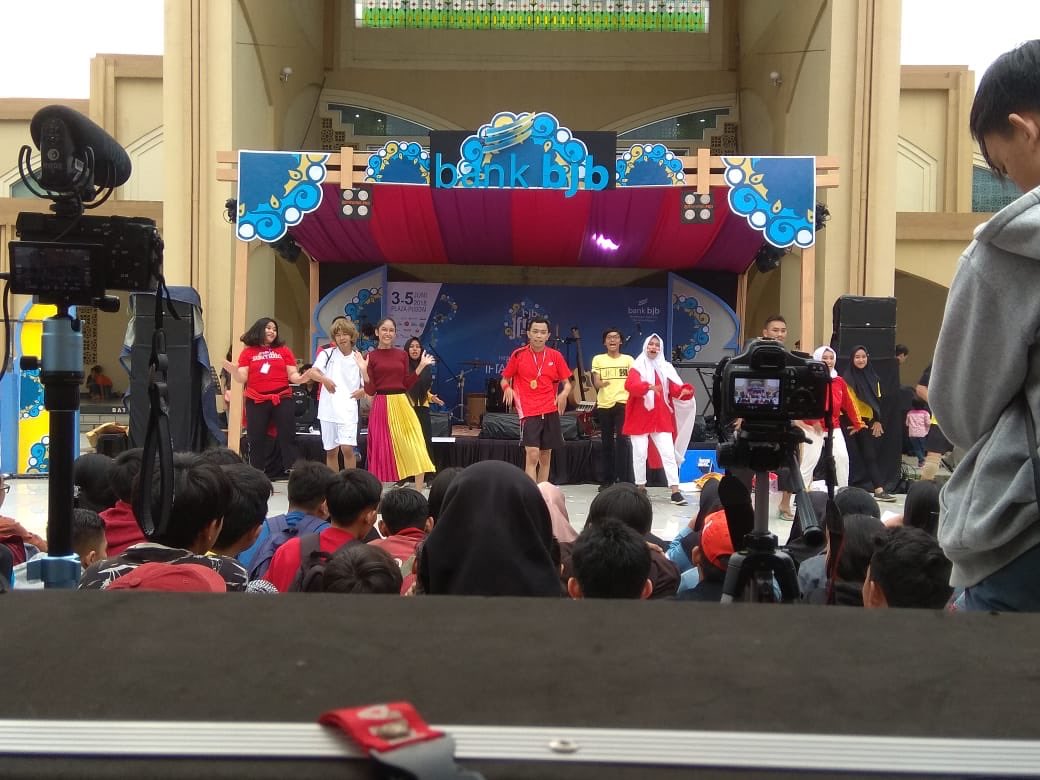 gilarmetal's tweet image. Alhamdulillah Rangkaian Acara Iftar Festival BJB 3-5 juni 2018 berjalan lancar

Hatur Nuhun

@twooneProduction

#SoundSystem
#lightingsystem