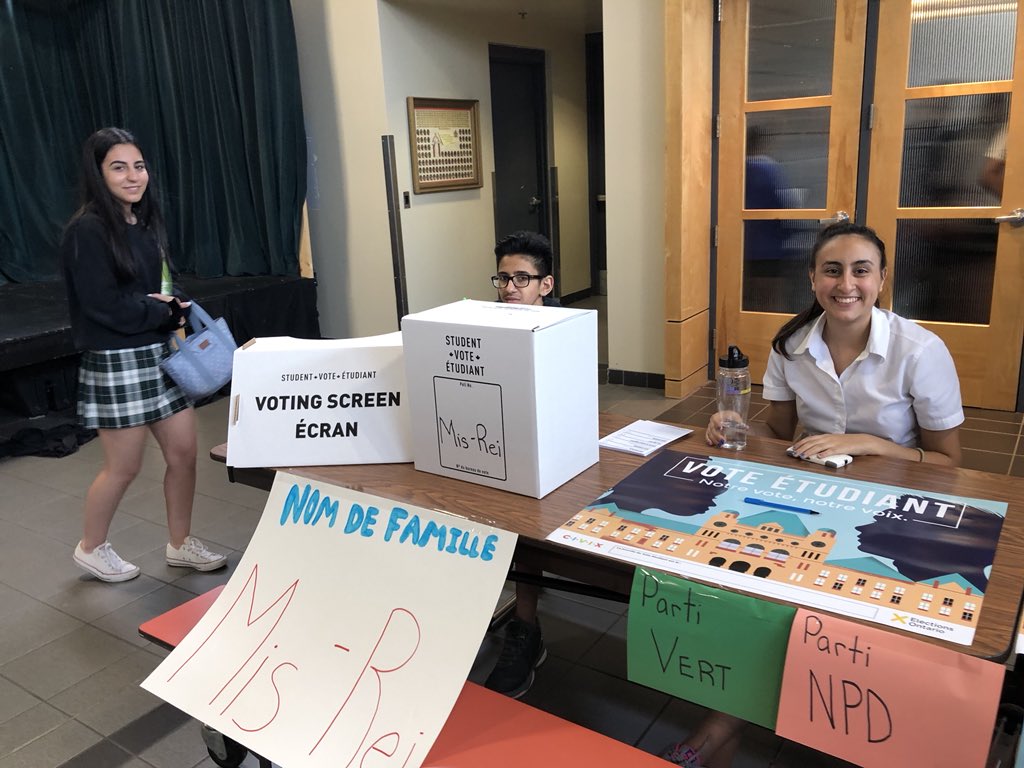 École secondaire catholique E.J. Lajeunesse tweet media