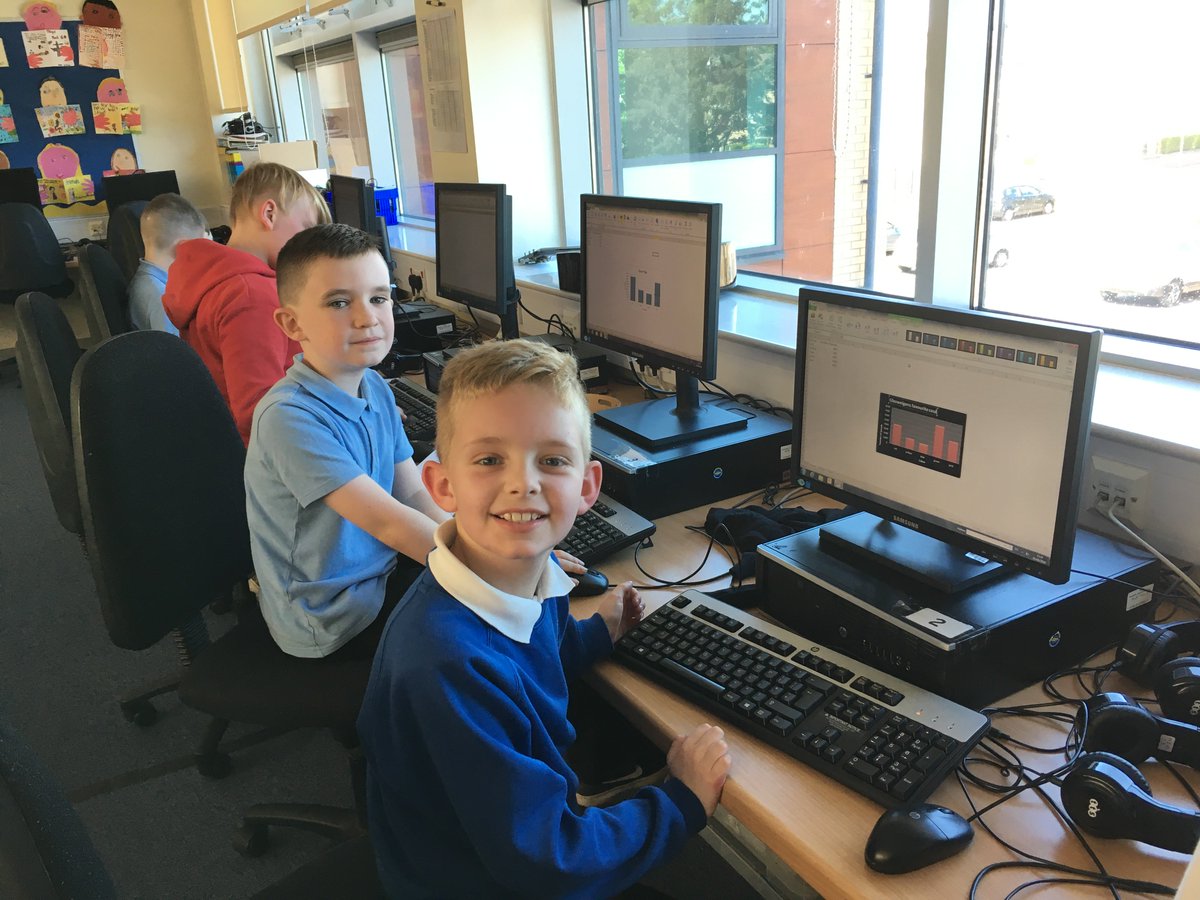 P4PiriePark's tweet photo. P4a had fun creating bar graphs using Excel in ICT today 📊👌💻 @Piriepark2014 @glasgowcounts https://t.co/vwIKwYggXe
